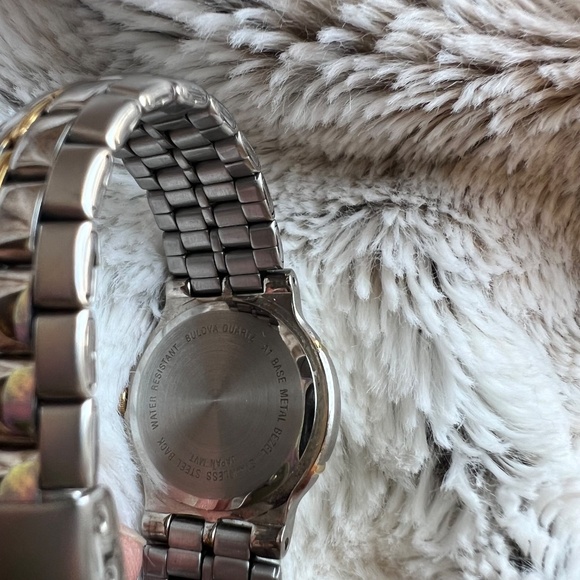 Vintage Bulova Caravelle Women Two-Tone Watch - Picture 3 of 6